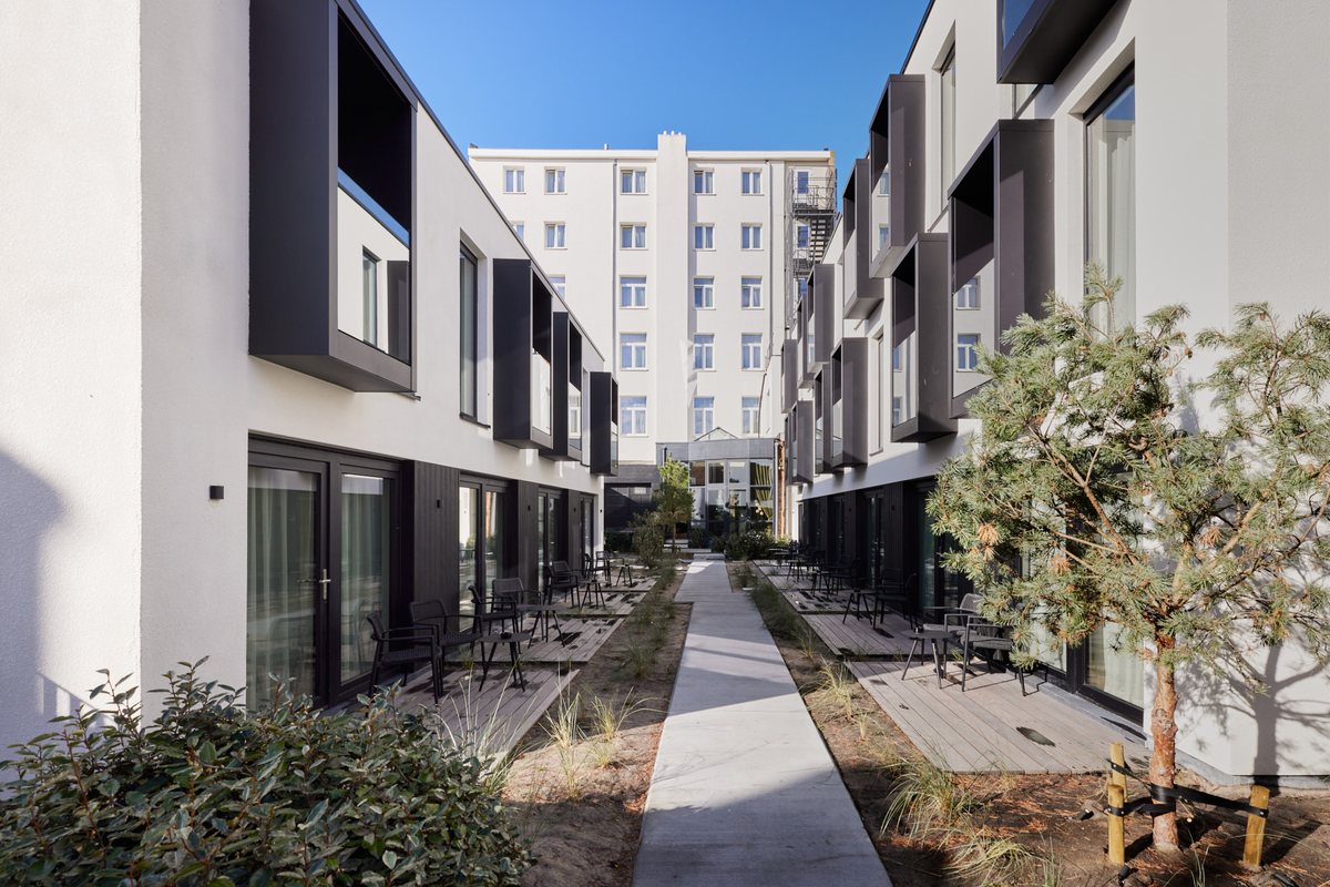 Binnentuin van de nieuwbouw van Hotel Continental, De Panne